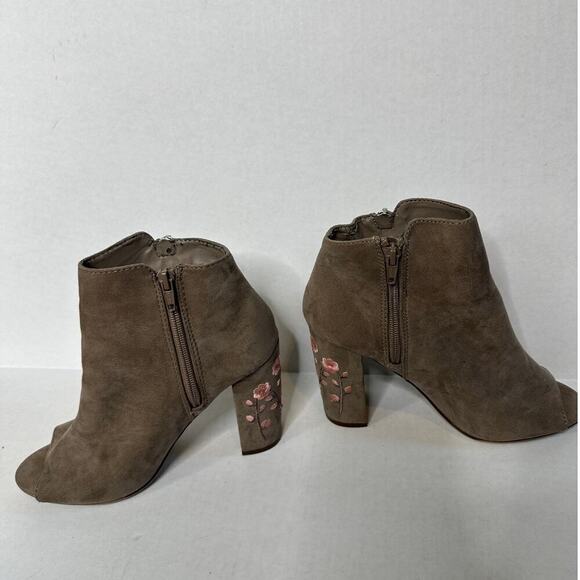 Candies Size 7 Taupe Grey Suede Floral Embroidered Pink Peep Toe Ankle Bootie - Picture 3 of 10
